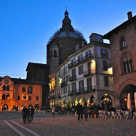 Appartamento Centro Storico Di Pavia Exterior foto